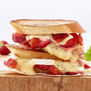 strawberry brie grilled cheese index image