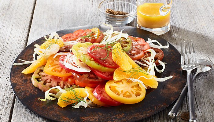 hierloom tomato salad display image