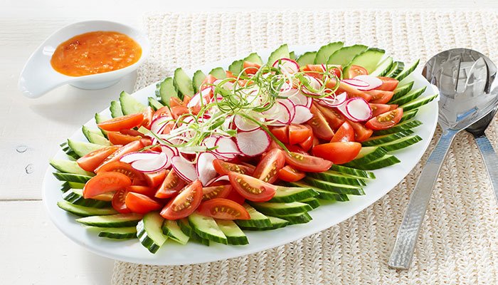 summer crisp salad display image