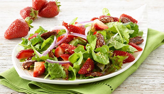 strawberry hemp salad display image